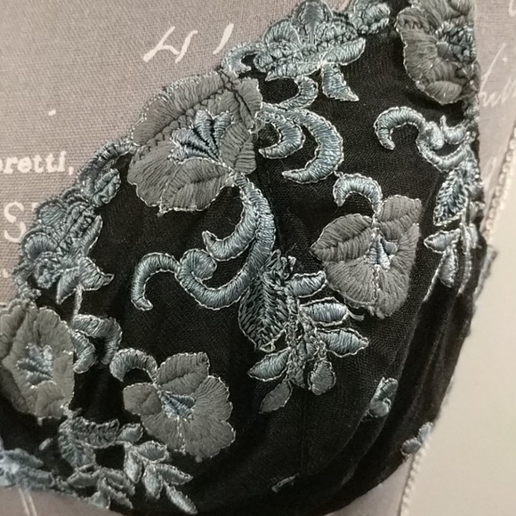 Piege Lingerie black and blue lace underwire bra - Picture 3 of 3